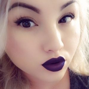 Meet your Posher, Yesenia